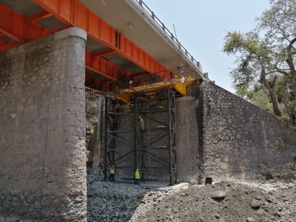 Construcción y reparación de puentes realizada por OCCSA